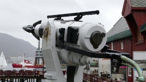 Tromsø Alte Wal-Harpunen vor dem Polarmuseet i Tromsø