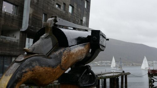 Tromsø Alte Wal-Harpunen vor dem Polarmuseet i Tromsø