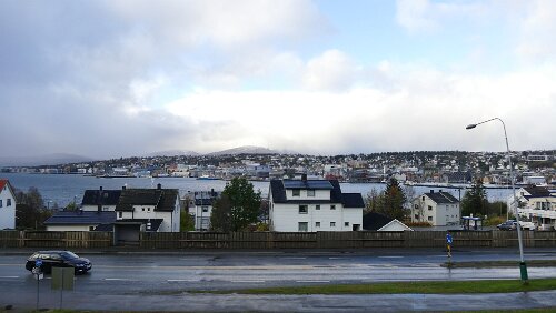 Tromsø Blick von der Ishavskatedralen auf Tromsø
