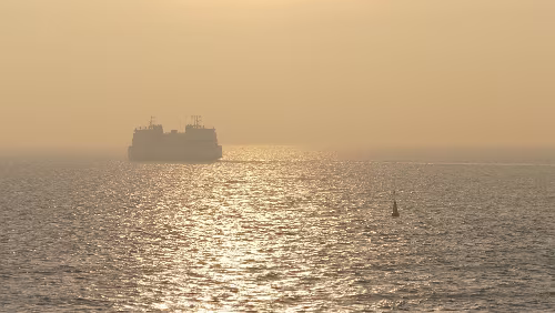 Hahnstätten – Malmö Die Fähre verschwindet nach Puttgarden