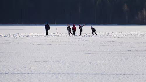 Karlstad – Östersund In Mora. Der Siljan ist der siebtgrößte See Schwedens. Er liegt in der schwedischen Provinz Dalarna. Der See hat eine Fläche von 290 km², eine größte Tiefe von...