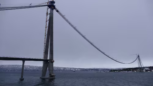 Engan – Tromsø Hålogalandsbrua bei Narvik, Eröffnung 2017, Spannweite 1.145 m.