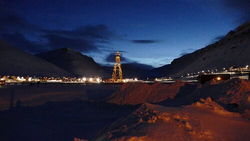 Tromsø – Longyearbyen Blick auf Longyearbyen