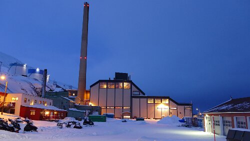 Longyearbyen Longyear Energiverk er et av Norges to kullkraftverk i drift og et såkalt kraftvarmeverk, som er i drift i Longyearbyen på Svalbard.