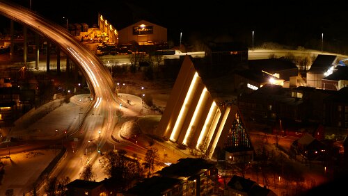 Longyearbyen – Tromsø Ishavskatedralen