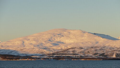Tromsø – Svolvær Blick nach Westen zwischen Gammelgården und Solligården