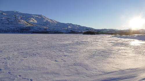 Tromsø – Svolvær Auf der E6 am Storvatnet