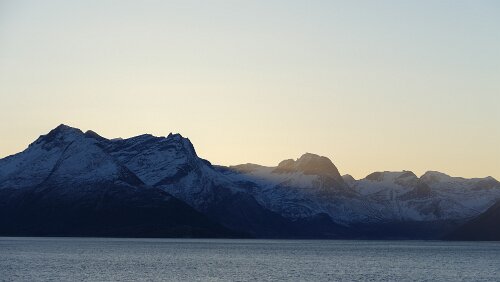 Nesna – Trondheim Die Sonne versteckt sich immer mal wieder hinter ein paar Bergen