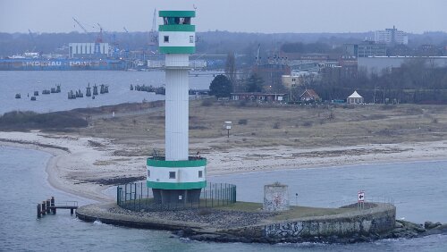Kiel – Hahnstätten Das Schiff läuft in den Hafen von Kiel ein