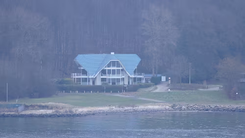 Kiel – Hahnstätten Das Schiff läuft in den Hafen von Kiel ein