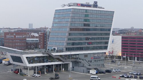 Kiel – Hahnstätten Das Schiff läuft in den Hafen von Kiel ein