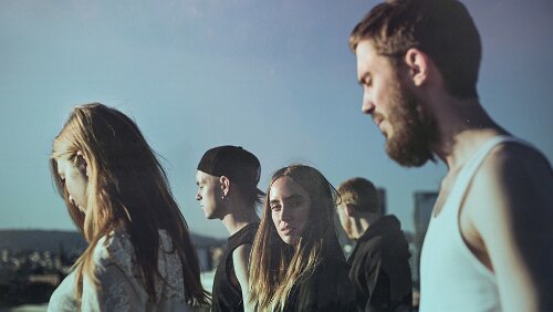 PolarJazz 2019 Highasakite Highasakite, et av Norges desidert mest spennende band, er bekreftet til Polarjazz 2017! Highasakite spiller rytmisk, stemningsfull indiepop. Spiren...