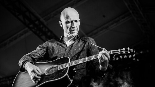 PolarJazz 2019 Sivert Høyem Innehaveren av en stemme som må betraktes som en av landets naturressurser kommer tilbake! Han Sivert, artisten med en av landets mest særegne...