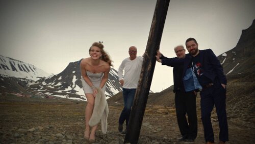 PolarJazz 2019 Lørdag 4. februar 13.00 Svajazz Kroa 17.00 Øystein Greni Gruvelageret (Gratis buss kl 16 fra Lompensenteret) 20.00 Fay Wildhagen + Highasakite Kulturhuset 24.00...