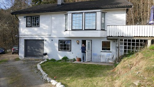 Malmö – Oslo Der Oheim telefoniert mit den anderen Besuchern