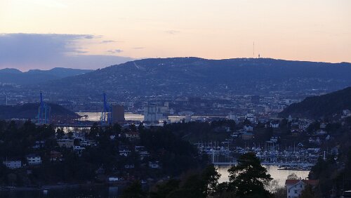 Malmö – Oslo Ein phantastischer Blick vom Signo Conrad Svendsen senter auf die Stadt. Der Holmenkollen ist gut zu erkennen