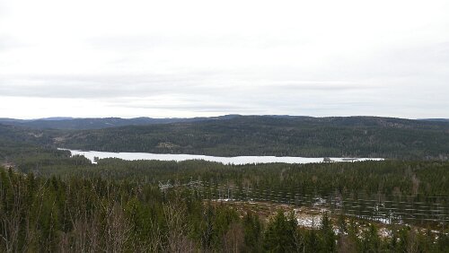 Oslo Skjærsjøen (også skrevet Skjersjøen) er en regulert innsjø beliggende nordøst for Ullevålseter, i Nordmarka. Sjøen ligger 260 meter over havet og har et areal...