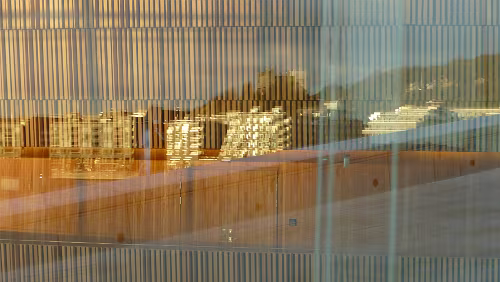 Oslo Operahuset i Oslo er Den Norske Opera & Balletts operahus i Bjørvika innerst i Oslofjorden. Det har adresse Kirsten Flagstads plass 1 etter operaens første sjef...