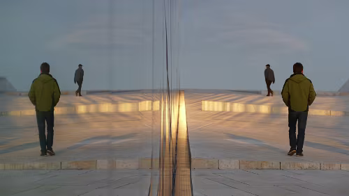 Oslo Operahuset i Oslo er Den Norske Opera & Balletts operahus i Bjørvika innerst i Oslofjorden. Det har adresse Kirsten Flagstads plass 1 etter operaens første sjef...