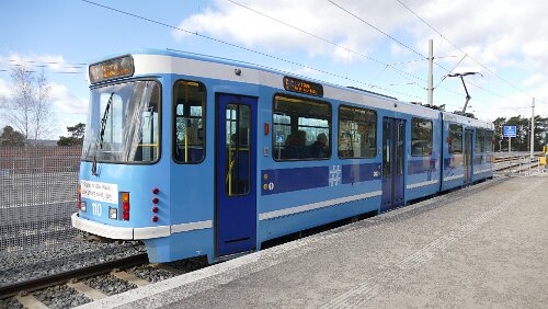 Oslo Ekebergbanen kan snarere defineres som forstadsbane enn bytrikk da den fra Gamlebyen og oppover går i egen trasé utenfor offentlig vei. Den skrår oppover...