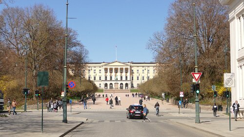 Oslo Det kongelige slott i Oslo er den norske kongens hovedresidens.