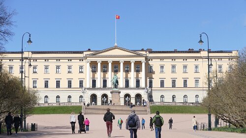 Oslo Det kongelige slott i Oslo er den norske kongens hovedresidens.