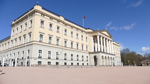 Oslo Det kongelige slott i Oslo er den norske kongens hovedresidens.