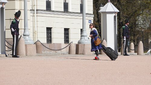 Oslo Eine Dame in Tracht