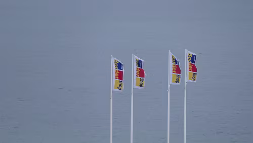 Hahnstätten – Malmö Die Fähnchen flattern im flauen Wind
