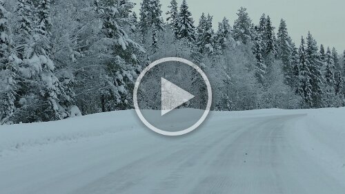 Östersund – Fauske Viel Schnee. LKW überholen. Auto-Transporter mit deutschen Test-Autos