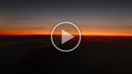 Tromsø – Longyearbyen Blick in Richtung Süden beim Anflug von Svalbard lufthavn, Longyear (IATA-Code: LYR, ICAO-Code: ENSB)