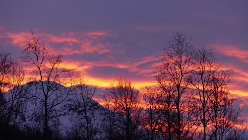 Tromsø – Saltstraumen Feuriger Sonnenaufgang