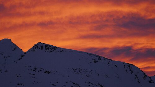 Tromsø – Saltstraumen Feuriger Sonnenaufgang