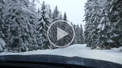 Malmö – Sunne Was für eine Strecke, schmale Straße, mitten durch den Wald, viel Schnee auf der Straße