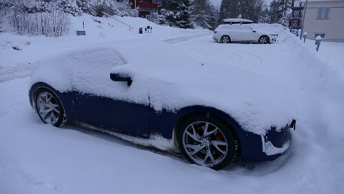 Sunne – Östersund Gut eingeschneite Reisschüssel, aber der Schnee ist locker und schnell beseitigt