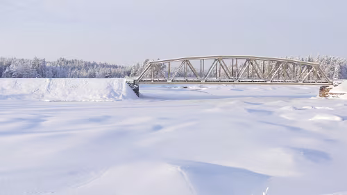 Östersund – Puoltikasvaara Die Eisenbahnbrücke über den Vindelälven
