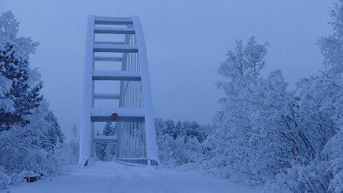 Puoltikasvaara – Tromsø Eine Brücke an der Lappeasuando Lodge. Evtl. war das früher mal die Straßenbrücke.