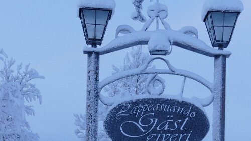 Puoltikasvaara – Tromsø Neben der Unterkunft hat es auch ein Restaurant