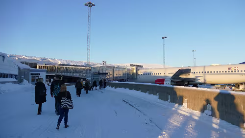 Tromsø – Longyearbyen Die Maschine SK4414 nach Longyearbyen, STD 12:20 Uhr, STA 14:00