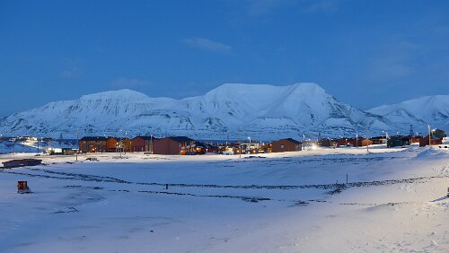 Longyearbyen Nun schon fast im „Zentrum“ angekommen