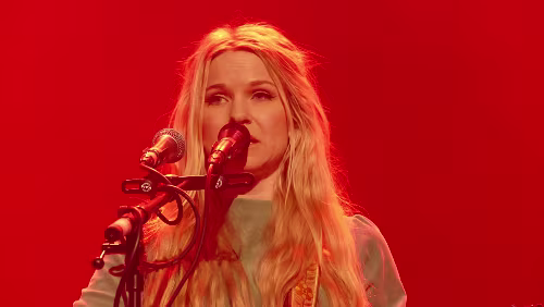 „Sol Heilo“ Fredag 1. februar | 22:00 | Sol Heilo | Kulturhuset | Mein Urteil fasst dass gut zusammen: „Musik wird oft nicht schön gefunden, weil sie stets mit Geräusch...