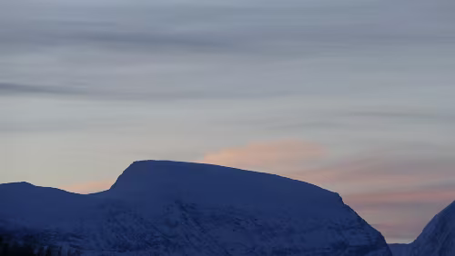 Tromsø – Svolvær Balsfjord (nordsamisch Báhccavuotna ) ist ein Fjord in den Gemeinden Tromsø und Balsfjord in Troms in Norwegen. Der Fjord erstreckt sich 49 km nach Süden von...