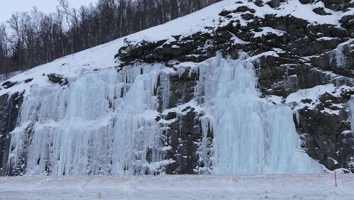 Tromsø – Svolvær Balsfjord (nordsamisch Báhccavuotna ) ist ein Fjord in den Gemeinden Tromsø und Balsfjord in Troms in Norwegen. Der Fjord erstreckt sich 49 km nach Süden von...