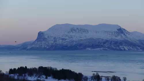 Tromsø – Svolvær Auf der anderen Seite der Tjeldsundbrua