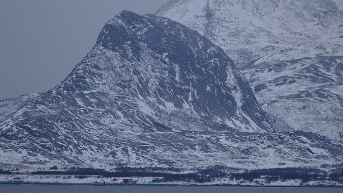 Nesna – Trondheim Schroffe Felsen