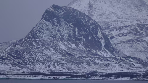 Nesna – Trondheim Schroffe Felsen