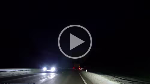 Nesna – Trondheim Schwaches Nordlicht ist zu sehen, kurz vor Trondheim, wenn man es selbst ganz dunkel im Zimmer hat, sieht man es sogar hier in der Aufnahme