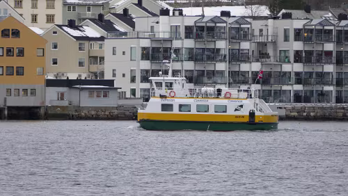 Trondheim – Kristiansund Die kleine Fähre schippert die einzelnen Ortsteile von Kristiansund an