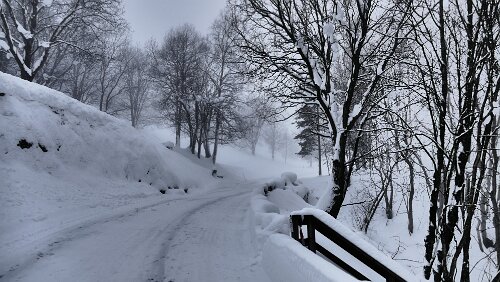 Rjukan Es zieht starker Nebel auf
