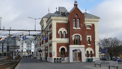 Haukeli – Kristiansand – Hjørring Das Bahnhofsgebäude